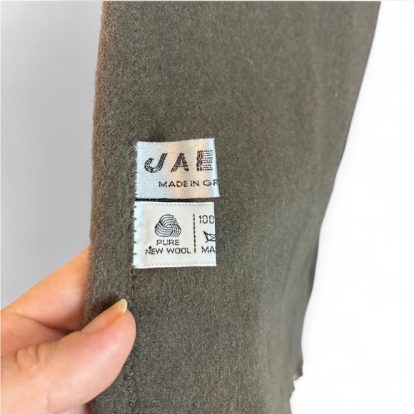 Vintage Jaeger Chocolate Brown 100% Lambswool Fringe Shawl Poncho, One Size - Picture 4 of 6